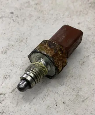 Volkswagen Golf V Reversing light switch sensor 02T945415P