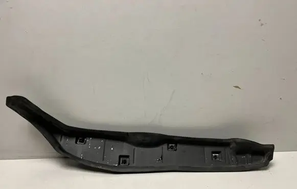 BMW i4 Fender end trim 7946059