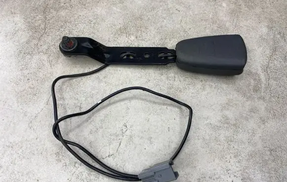 Volvo XC70 Front seatbelt buckle 9191817