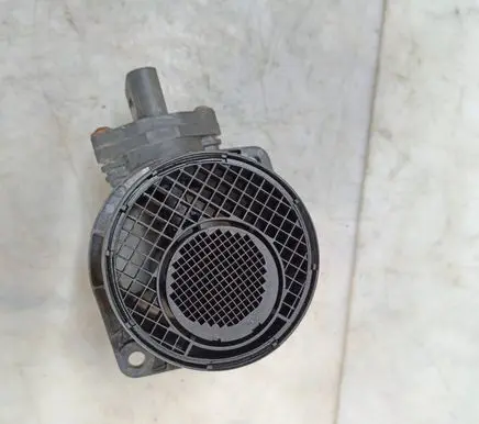 Volkswagen Touran I Mass air flow meter 0281002461 074906461B