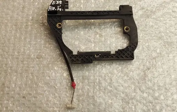 BMW 5 E39 Rear door exterior handle/bracket 6TGF60