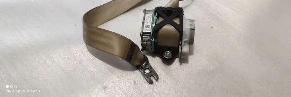 Rear seatbelt