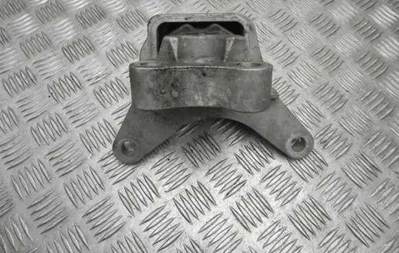 Alfa Romeo Giulietta Engine mount bracket 51879600