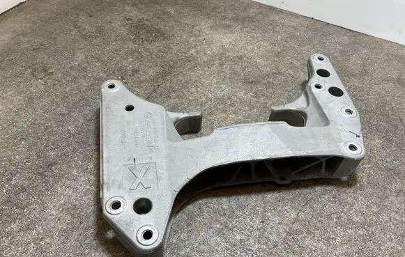 BMW 3 G20 G21 Gearbox mounting bracket 9485333 9485334 51384310