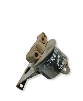Nissan X-Trail T30 Engine mount bracket RN62490LB