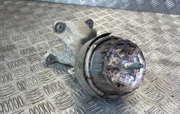 Audi A6 S6 C6 4F Engine mount bracket