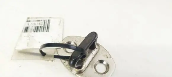 Volkswagen Golf V Front door lock loop/hook striker 1K0837033