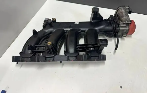 Mercedes-Benz C W204 Intake manifold A2711400601 1326 A2711410025