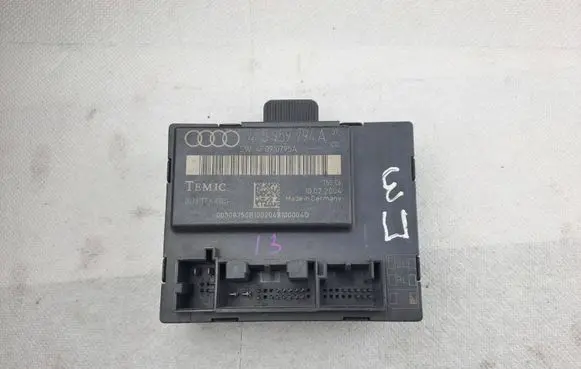 Volkswagen Golf V Door control unit/module 4F0959794A 4F0910795A 0033TFK0001