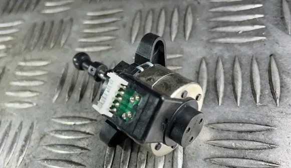 Mercedes-Benz GLA W156 X156 Headlight level adjustment motor 1307220053 130722005300