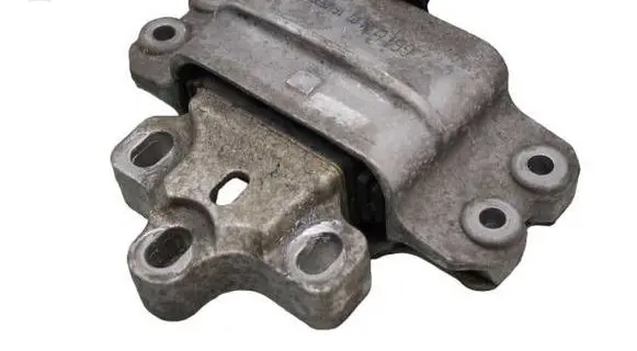 Engine mount bracket