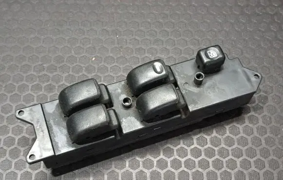 Mitsubishi Galant Electric window control switch MR252815 C8DD232M