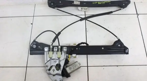 Mini Cooper Countryman R60 Front seatbelt