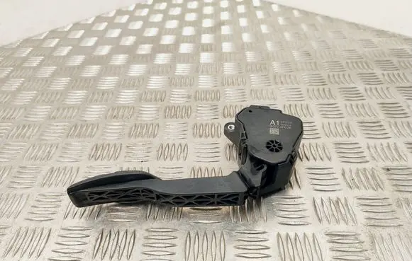 Nissan Juke II F16 Accelerator throttle pedal 180026PE0B 28120A 00064