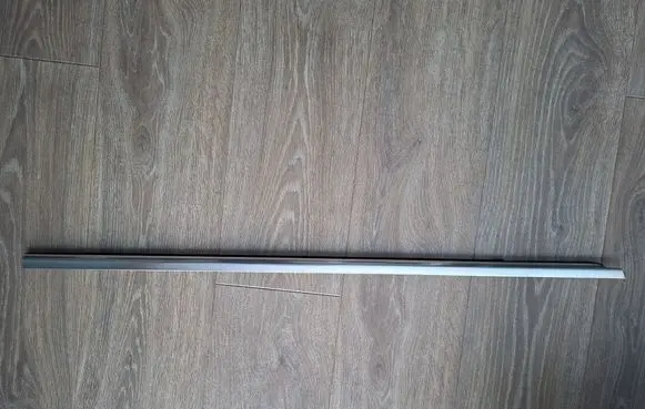 Mercedes-Benz EQC Front door glass trim molding A29372095