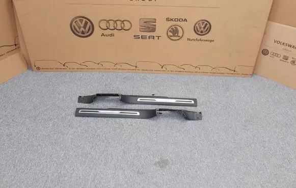Volkswagen Tiguan Front sill trim cover 5NA853369 5NA853370 5NA853369A