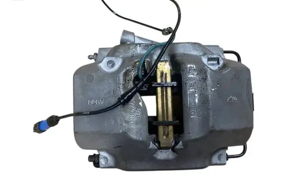 BMW 5 G30 G31 Front brake caliper 6883733