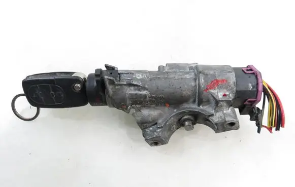 Audi A4 S4 B5 8D Ignition lock 4B0905851G