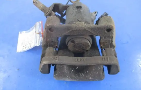 Opel Zafira B Rear brake caliper
