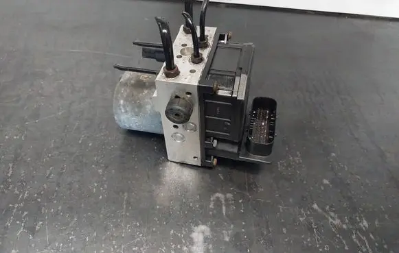 Volkswagen PASSAT B5 ABS Pump 4B0614517G 0265225124 0265950055