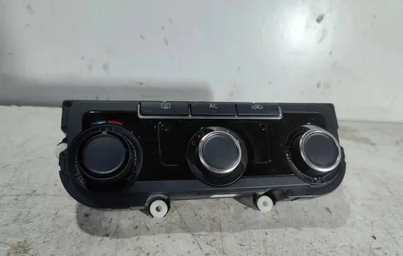 Volkswagen Golf VI Climate control unit 5HB009751
