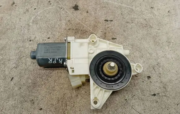 Mercedes-Benz GL X166 Front door window regulator motor A1669060201 937671100
