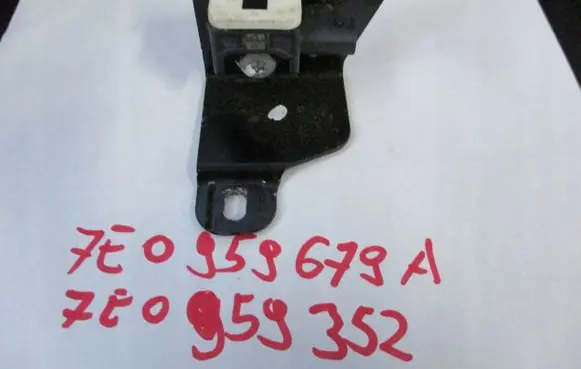 Volkswagen Golf VII Airbag deployment crash/impact sensor 7E0959352vw