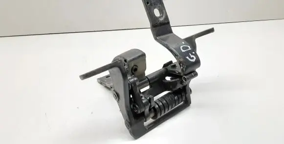BMW 5 E60 E61 Tailgate/trunk/boot hinge 7061384