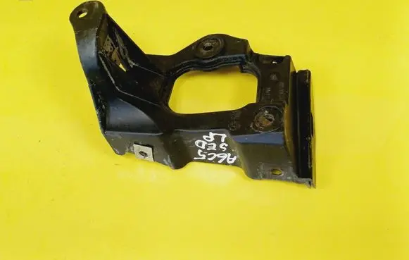 Audi A6 S6 C5 4B Fender mounting bracket 4B0853921B