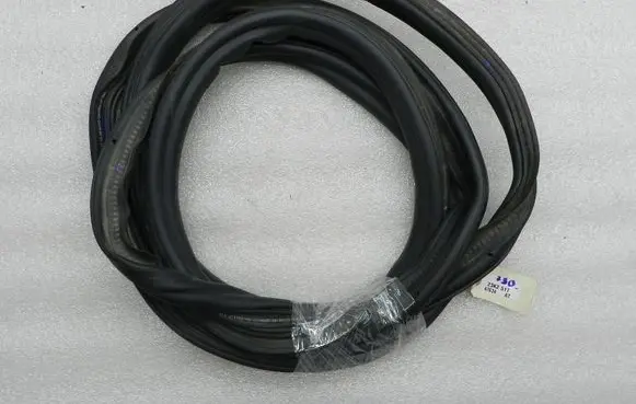Volkswagen Tiguan Trunk rubber seal (body) 5N0827705A 5N0827705