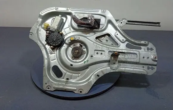KIA Opirus Front door window regulator with motor 824803F010