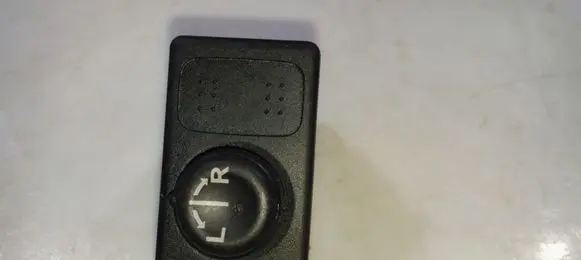 Nissan Primera Wing mirror switch