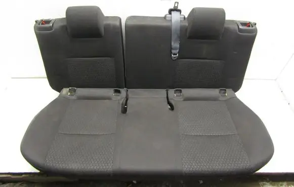 Suzuki Swift III Second row seats 