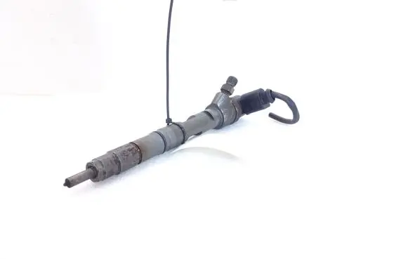 Audi A8 S8 D3 4E Fuel injector 057130277M 0445110158