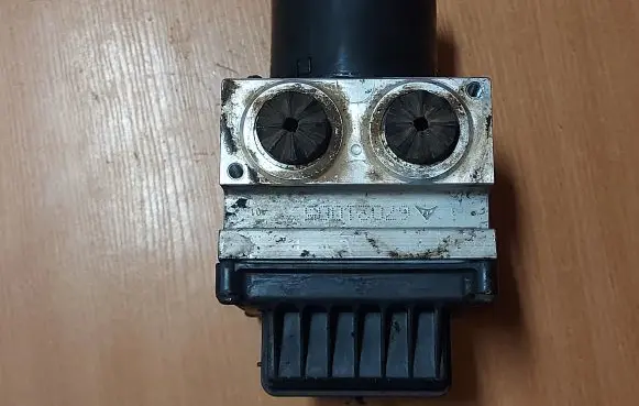 Volkswagen PASSAT B6 ABS control unit/module 3C0614109