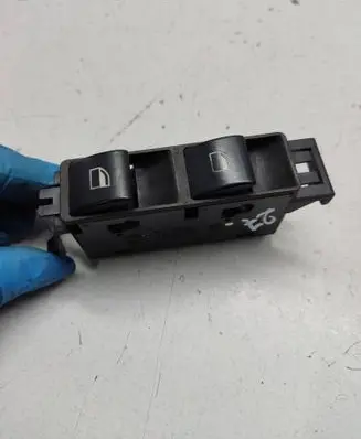 BMW 3 E46 Electric window control switch 8381514 61318381514 03120220