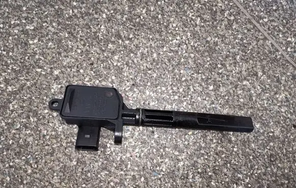 Volkswagen Polo IV 9N3 Oil level sensor 045907660D