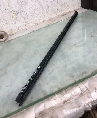 Nissan Qashqai J12 Rubber seal front door window/glass 18279