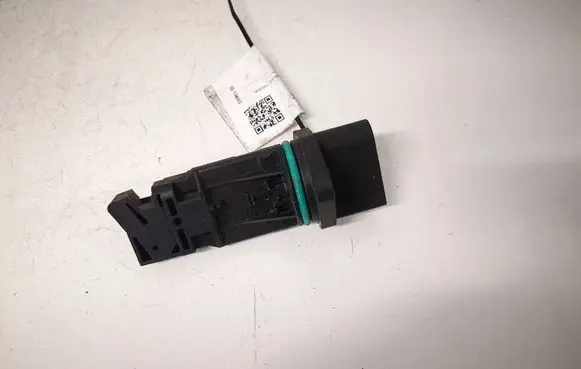 Volkswagen PASSAT B5.5 Mass air flow meter F00C2G2055