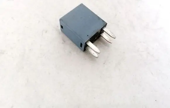 Opel Insignia A Other relay 13500114 8385