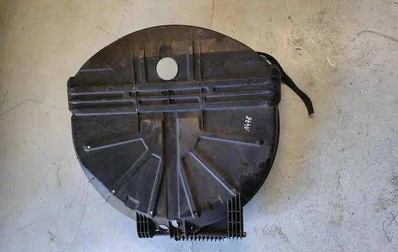 BMW X3 E83 Spare wheel section trim