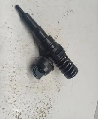 Volkswagen PASSAT B6 Fuel injector 038130073AJ 0414720037