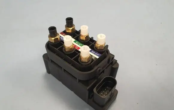 Audi A6 Allroad C7 Air suspension valve block 4H0616013A 3D0616013B 4E0616007