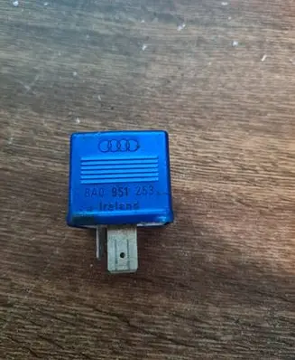 Volkswagen Golf IV Other relay 8A0951253