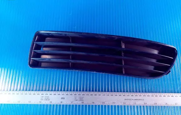 Audi A4 S4 B5 8D Front bumper lower grill 8D0807345B
