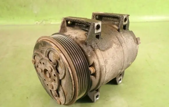 Volvo S60 Air conditioning (A/C) compressor (pump) 8684287