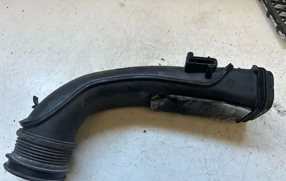 BMW 5 GT F07 Air intake duct part 7810779