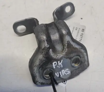 KIA Sorento Front door upper hinge 