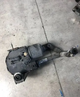 Front wiper linkage and motor