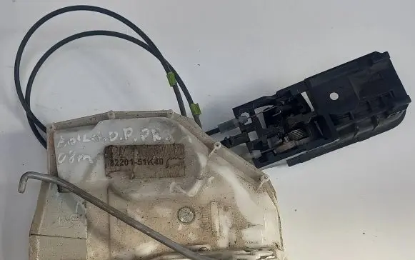 Opel Agila B Front door lock 8220151K40